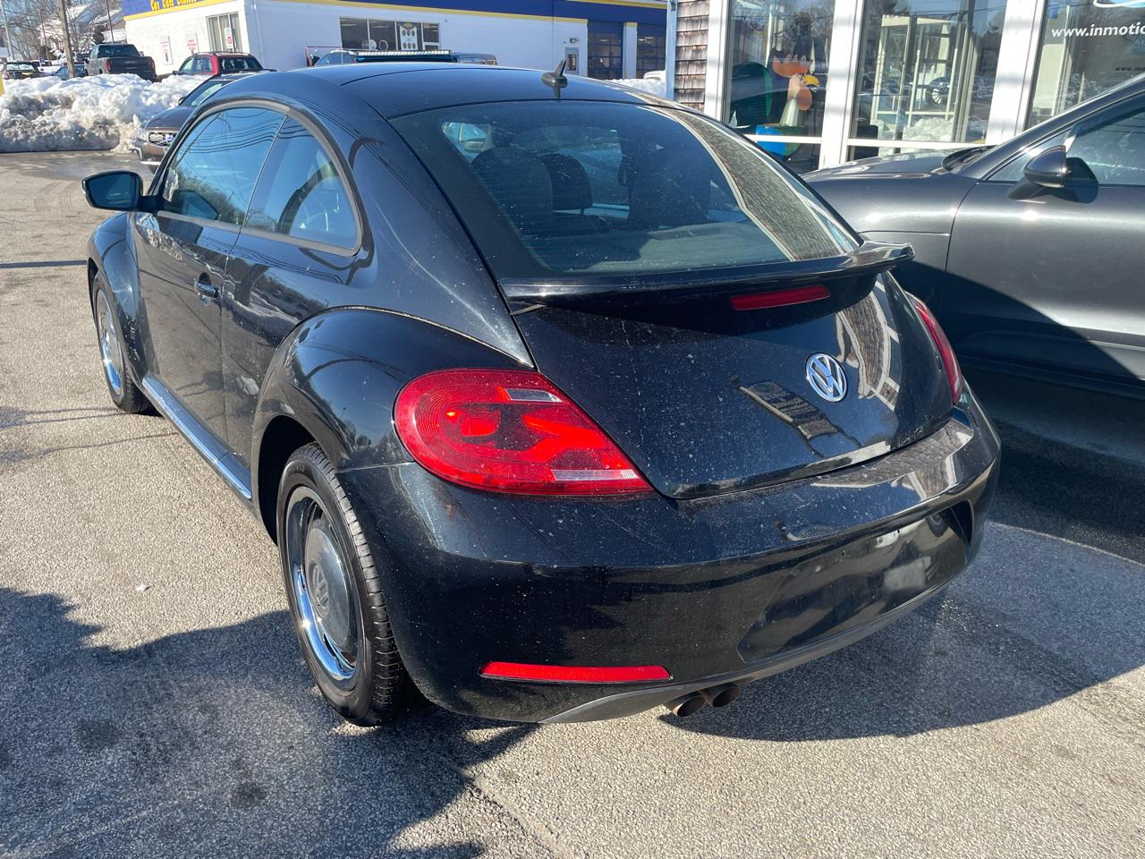 Volkswagen Beetle Base 2012