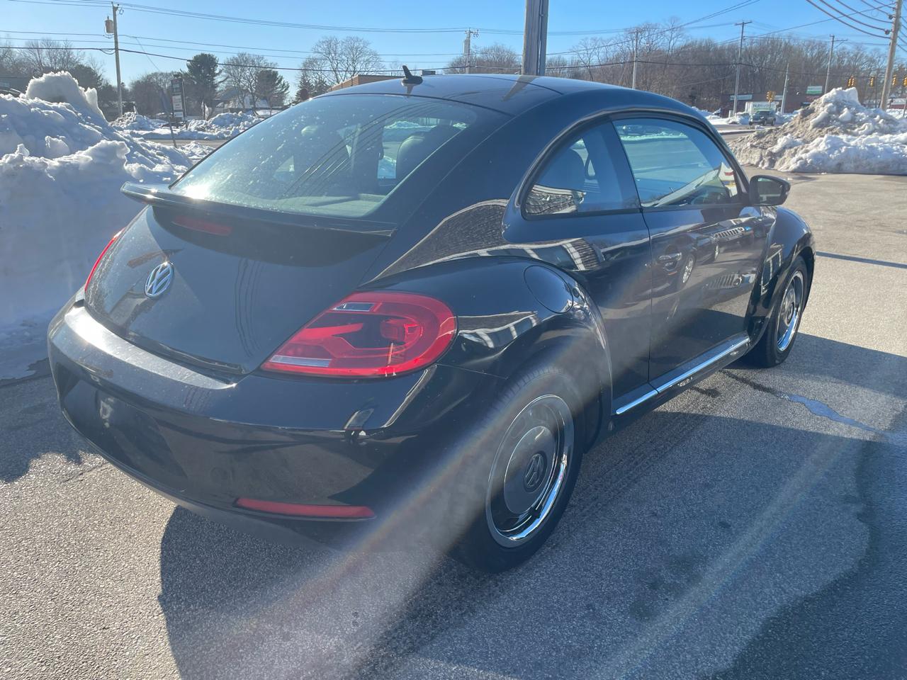 Volkswagen Beetle Base 2012