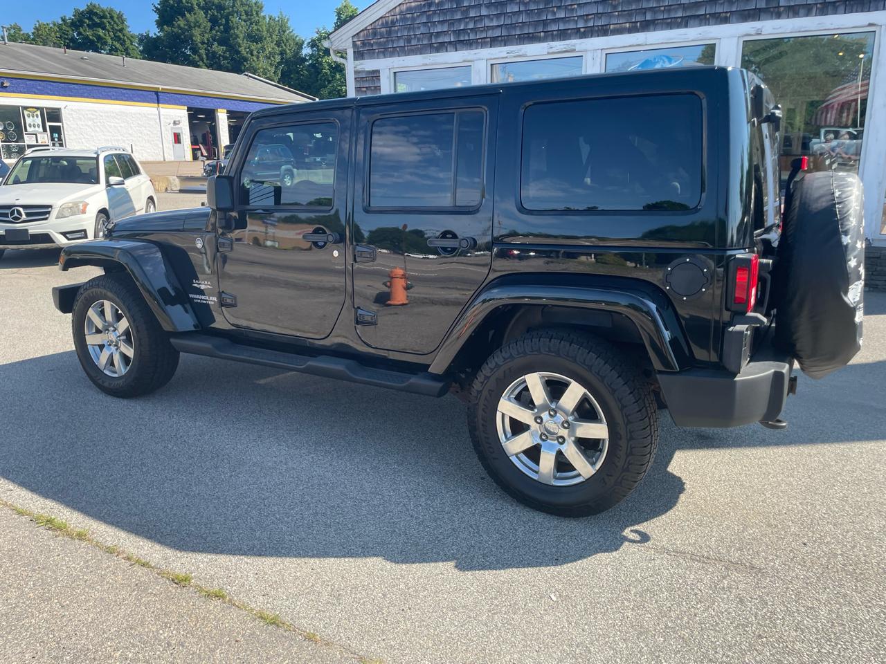 Jeep Wrangler Unlimited Sahara 4WD 2013