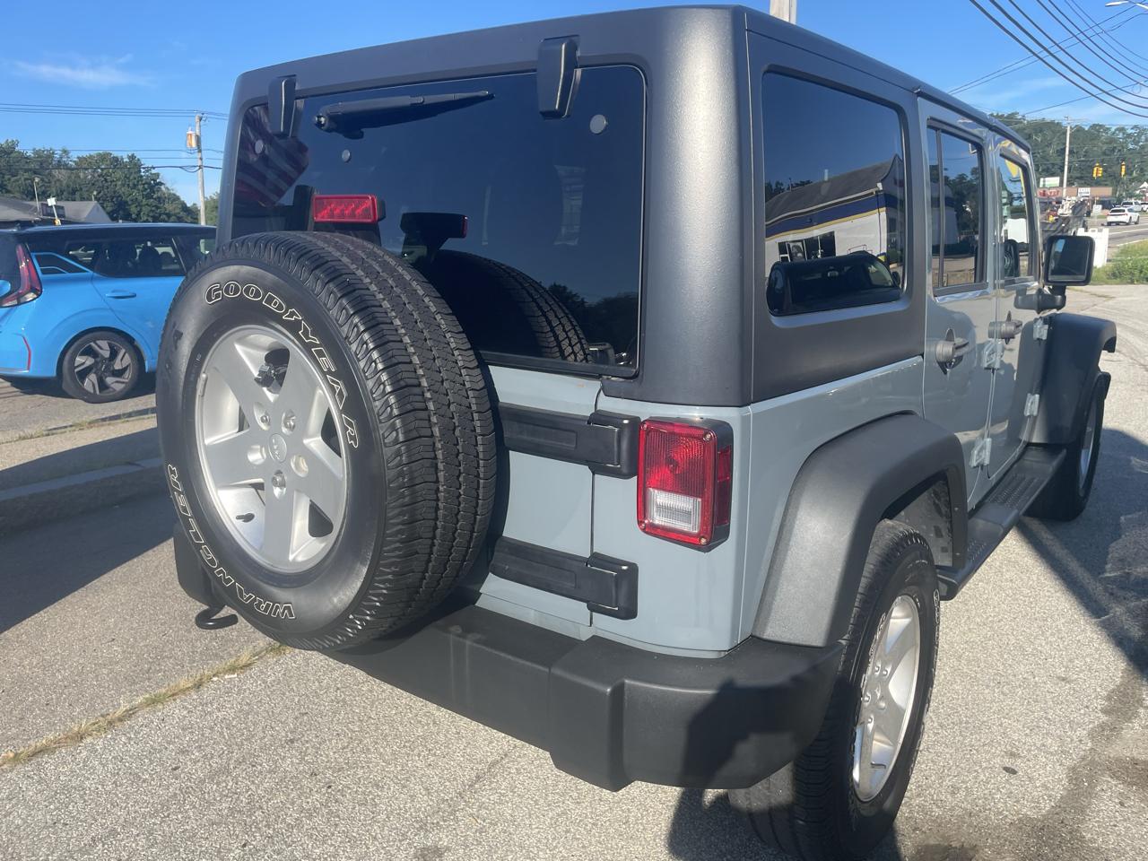 Jeep Wrangler Unlimited Sport 4WD 2014