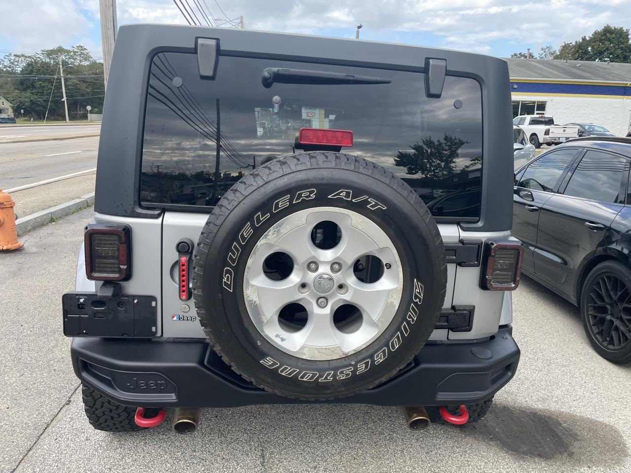 Jeep Wrangler Unlimited Sahara 4WD 2013