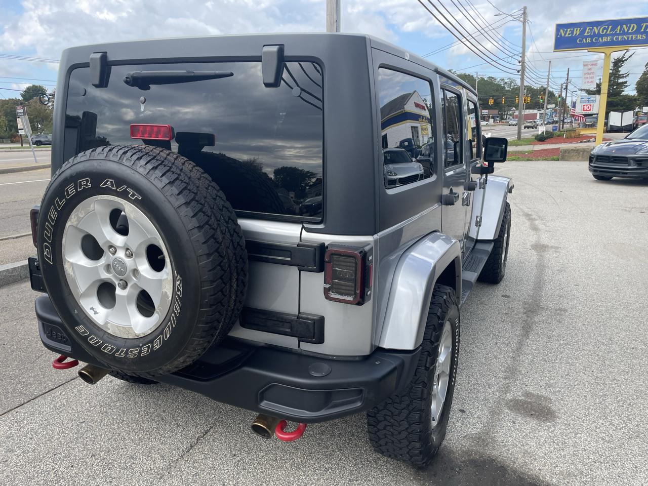 Jeep Wrangler Unlimited Sahara 4WD 2013