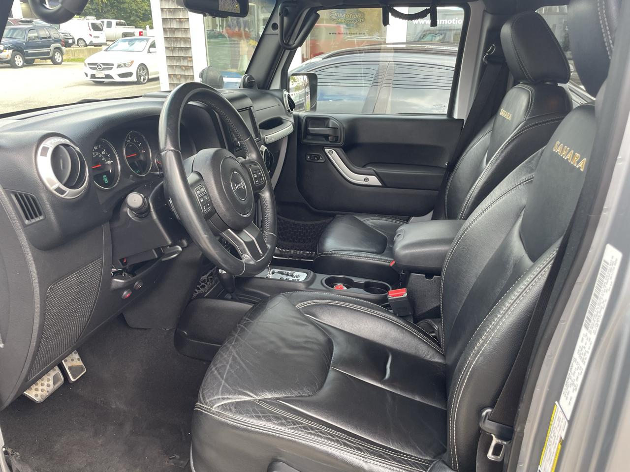 Jeep Wrangler Unlimited Sahara 4WD 2013