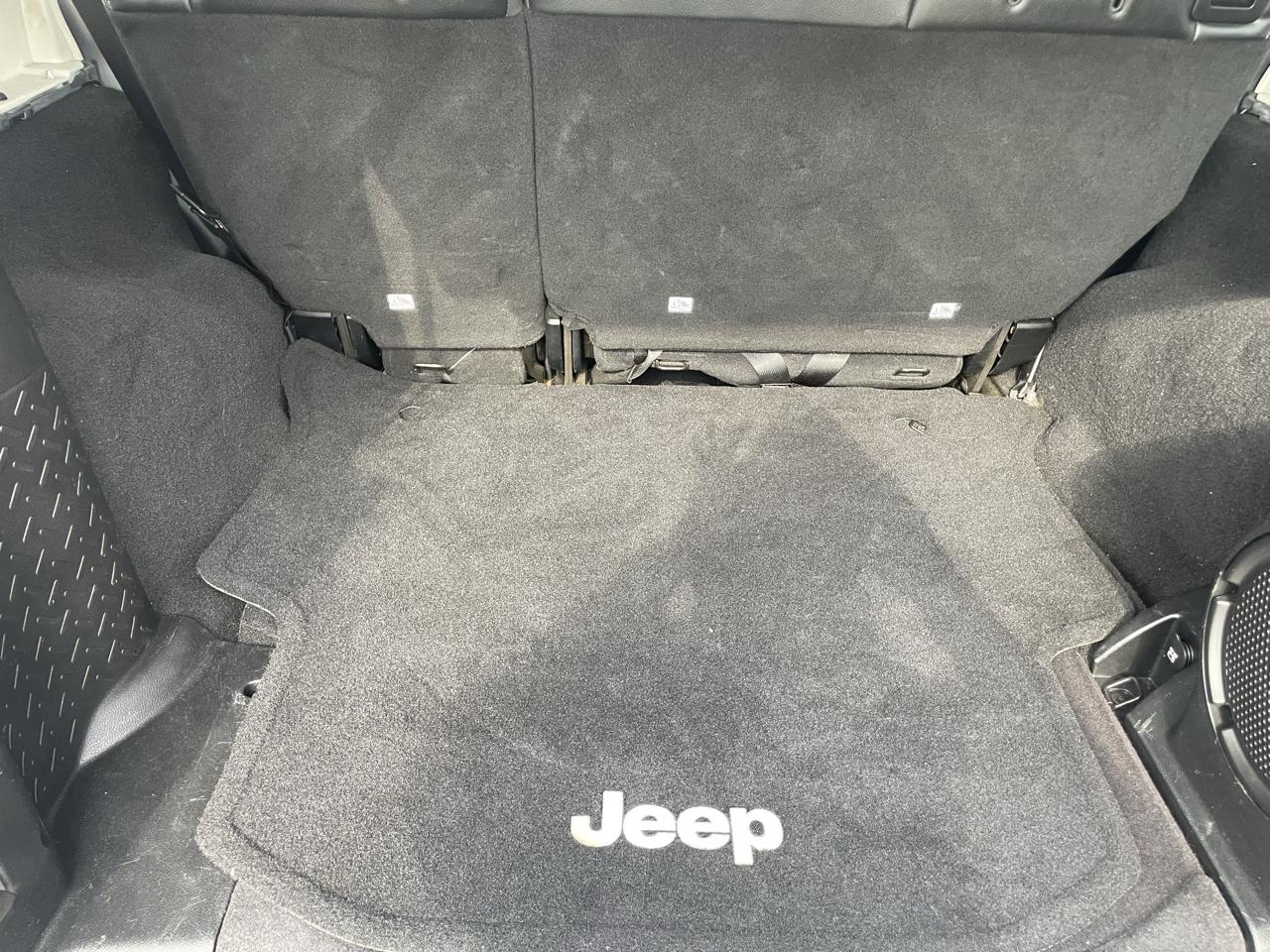 Jeep Wrangler Unlimited Sahara 4WD 2013