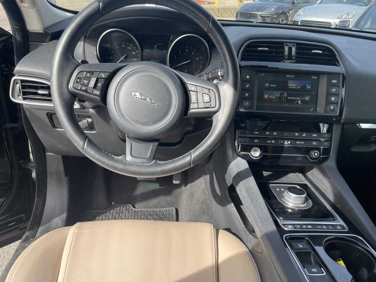 Jaguar F-Pace 35t Premium 2017