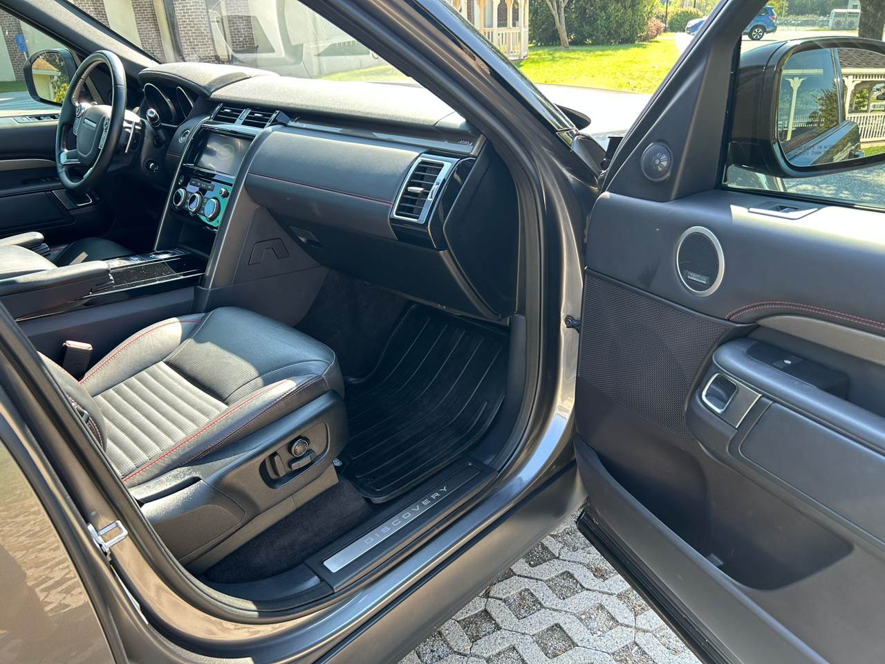 Land Rover Discovery HSE Luxury 2017 Land Rover Discovery HSE Luxury 2017