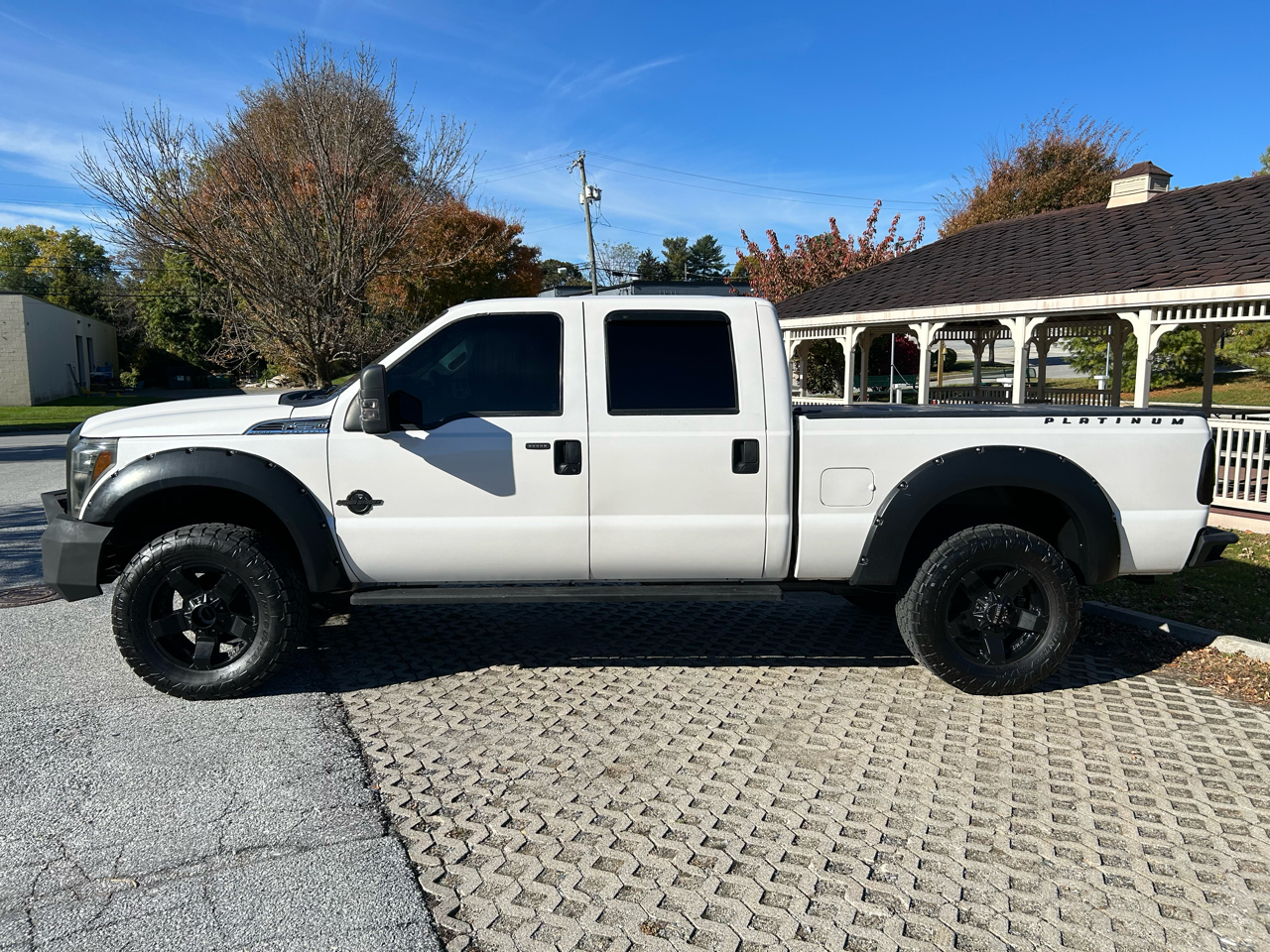 Ford F-250 SD Platinum Crew Cab 4WD 2015 Ford F-250 SD Platinum Crew Cab 4WD 2015