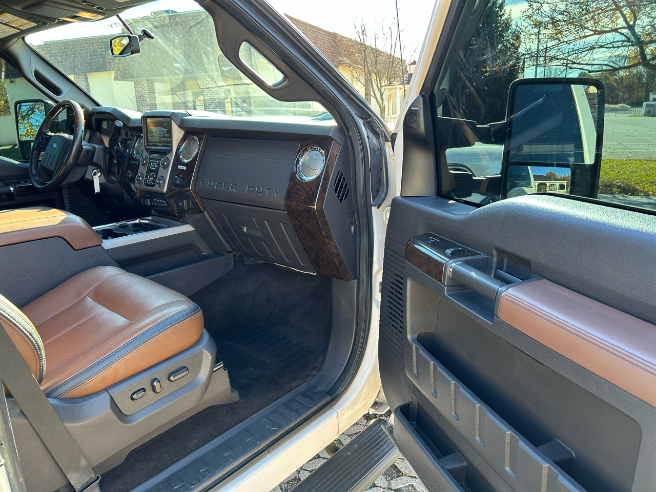 Ford F-250 SD Platinum Crew Cab 4WD 2015 Ford F-250 SD Platinum Crew Cab 4WD 2015