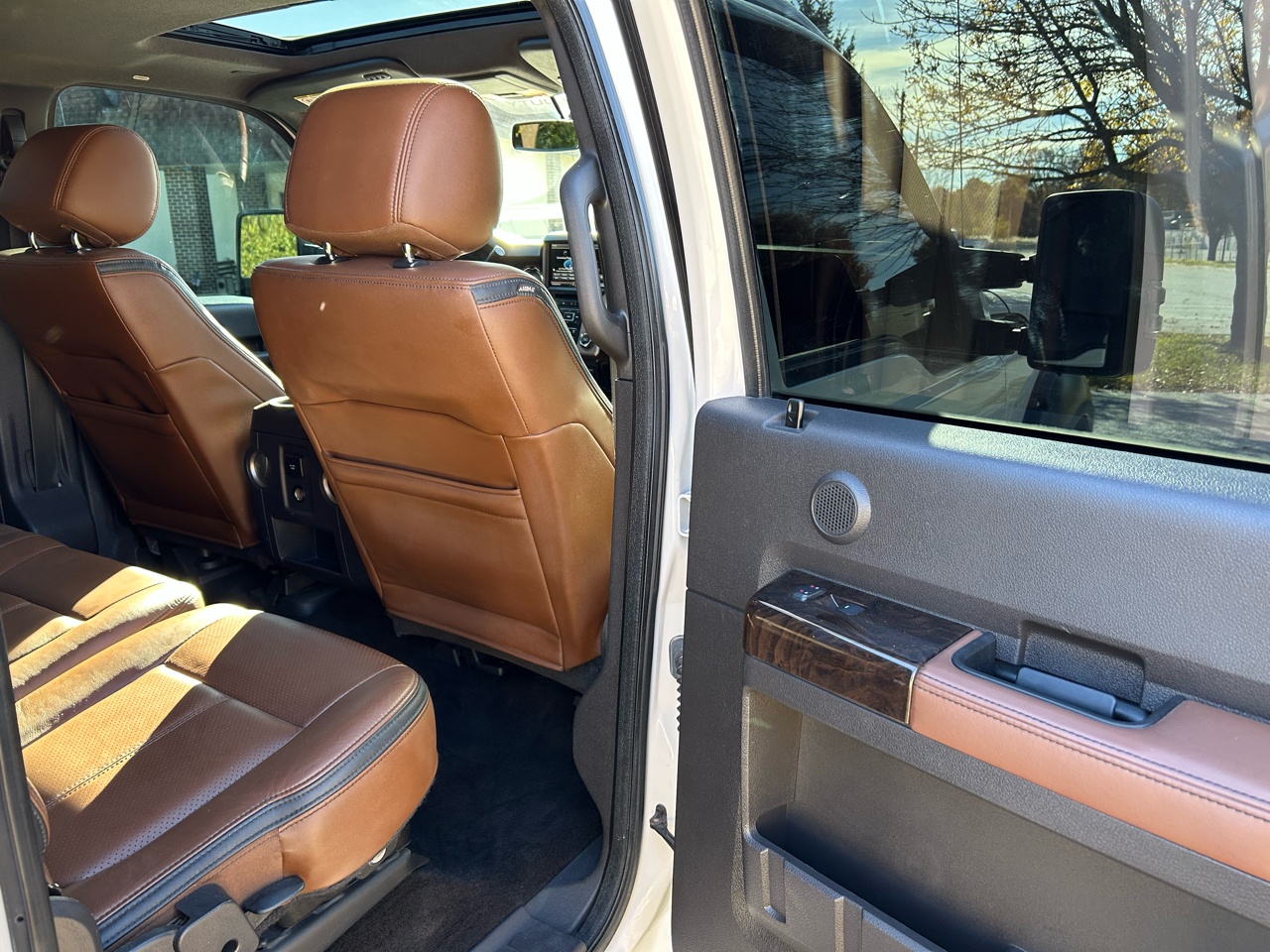 Ford F-250 SD Platinum Crew Cab 4WD 2015 Ford F-250 SD Platinum Crew Cab 4WD 2015