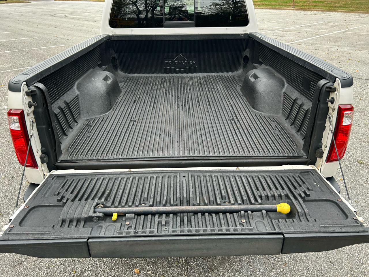 Ford F-250 SD Lariat Crew Cab 4WD 2012 Ford F-250 SD Lariat Crew Cab 4WD 2012