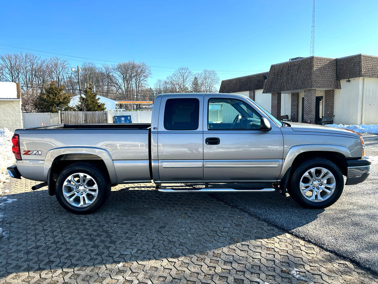 Chevrolet Silverado 1500 LS Ext. Cab Short Bed 4WD 2003
