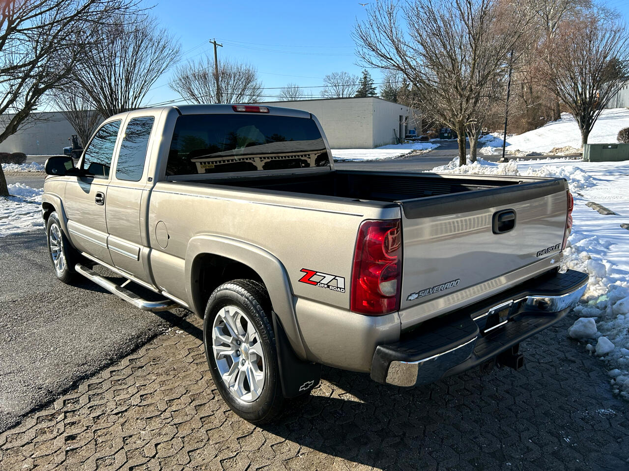 Chevrolet Silverado 1500 LS Ext. Cab Short Bed 4WD 2003