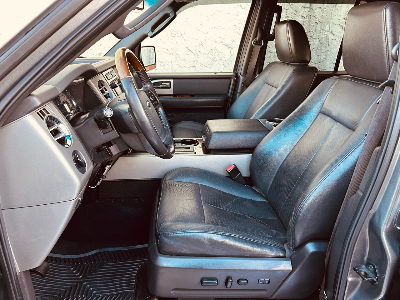 Ford Expedition Limited 4WD 2010