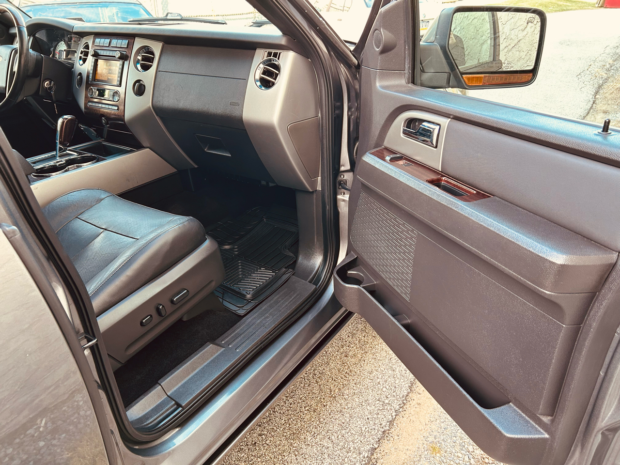 Ford Expedition Limited 4WD 2010