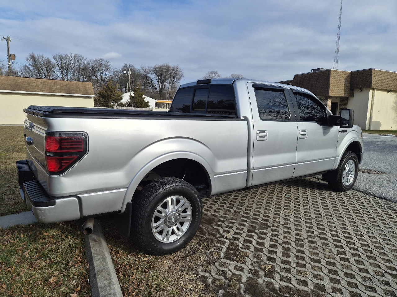 Ford F-150 Lariat SuperCrew 6.5-ft. Bed 4WD 2010