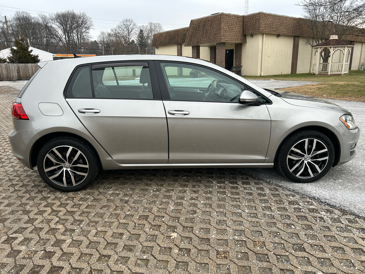 Volkswagen Golf TSI S 6A w/Sunroof 2015