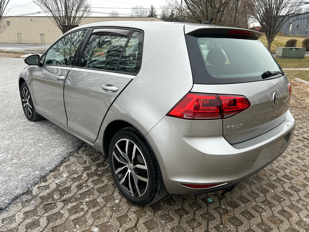 Volkswagen Golf TSI S 6A w/Sunroof 2015