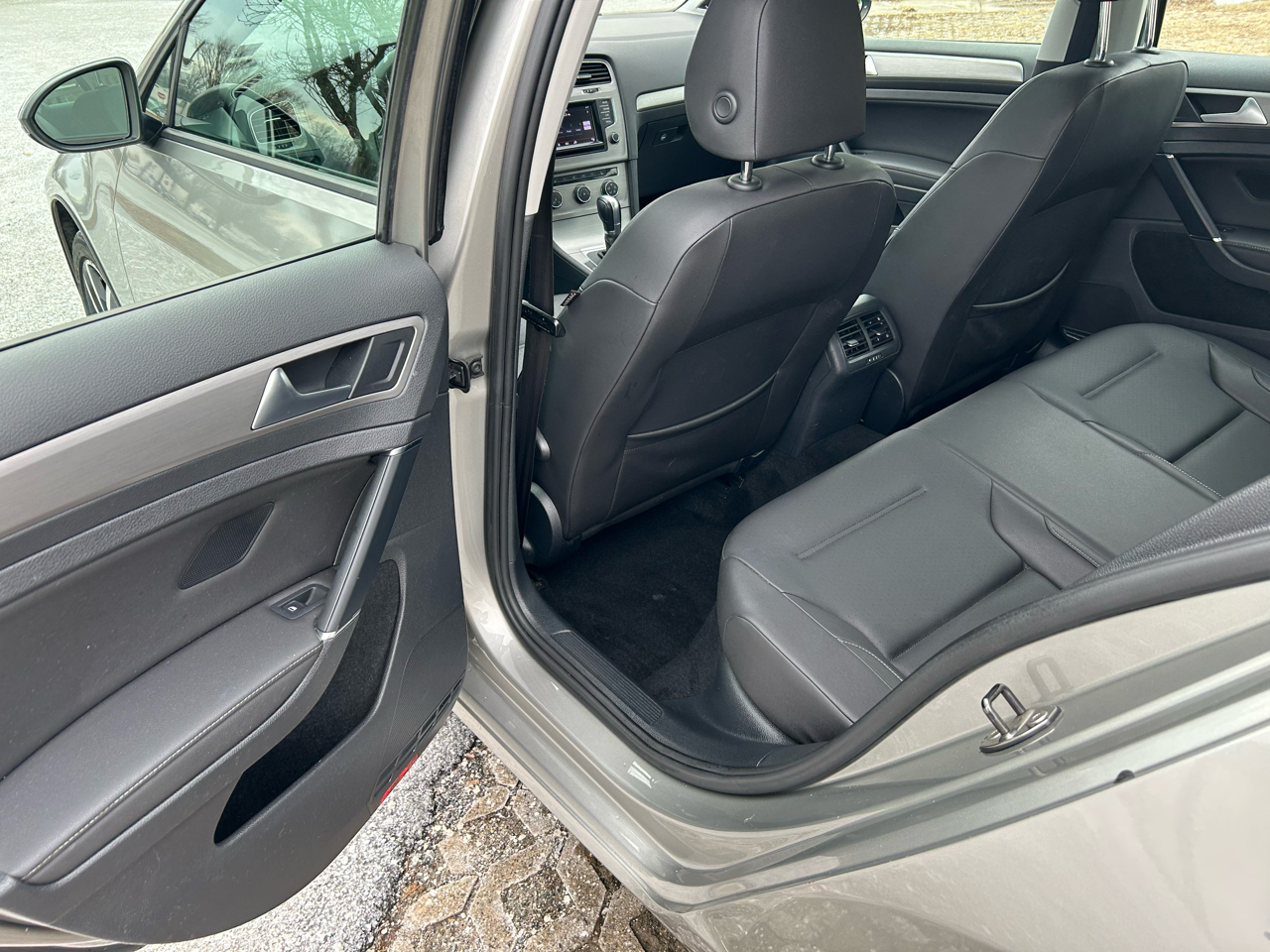 Volkswagen Golf TSI S 6A w/Sunroof 2015