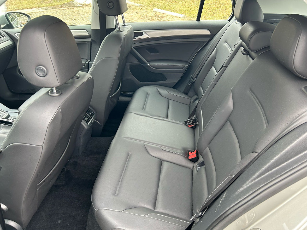 Volkswagen Golf TSI S 6A w/Sunroof 2015