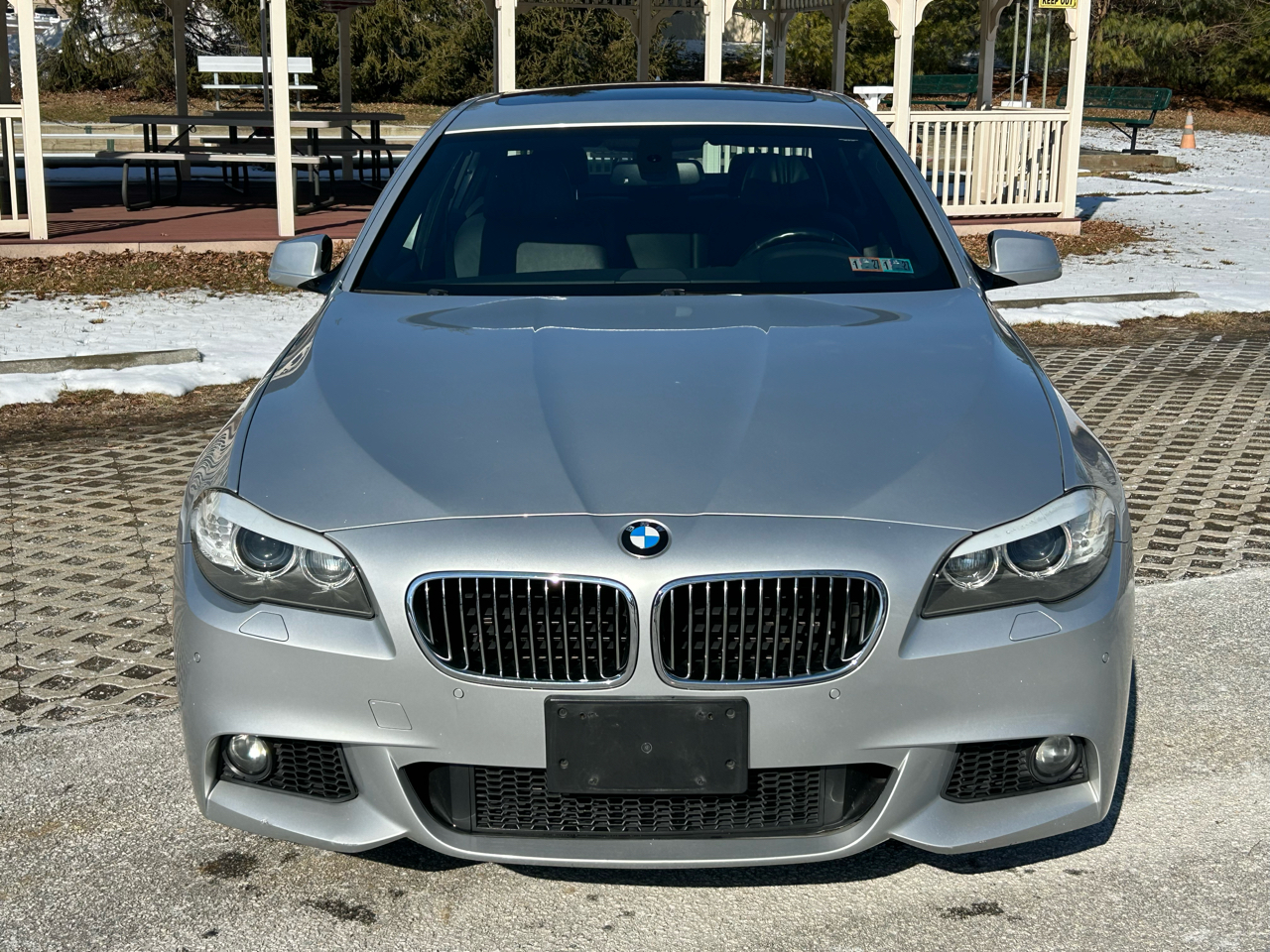BMW 5-Series 535xi 2011