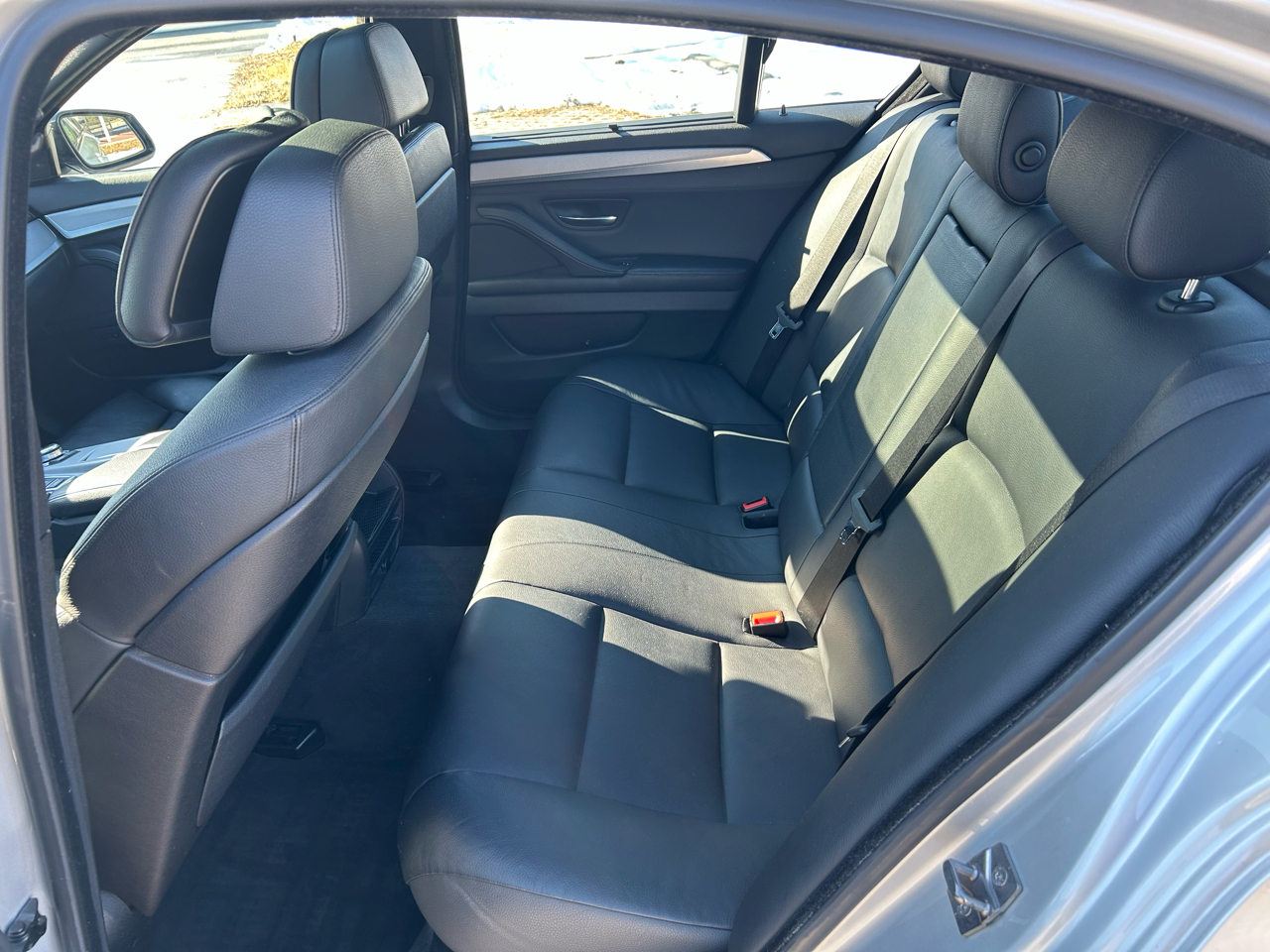 BMW 5-Series 535xi 2011