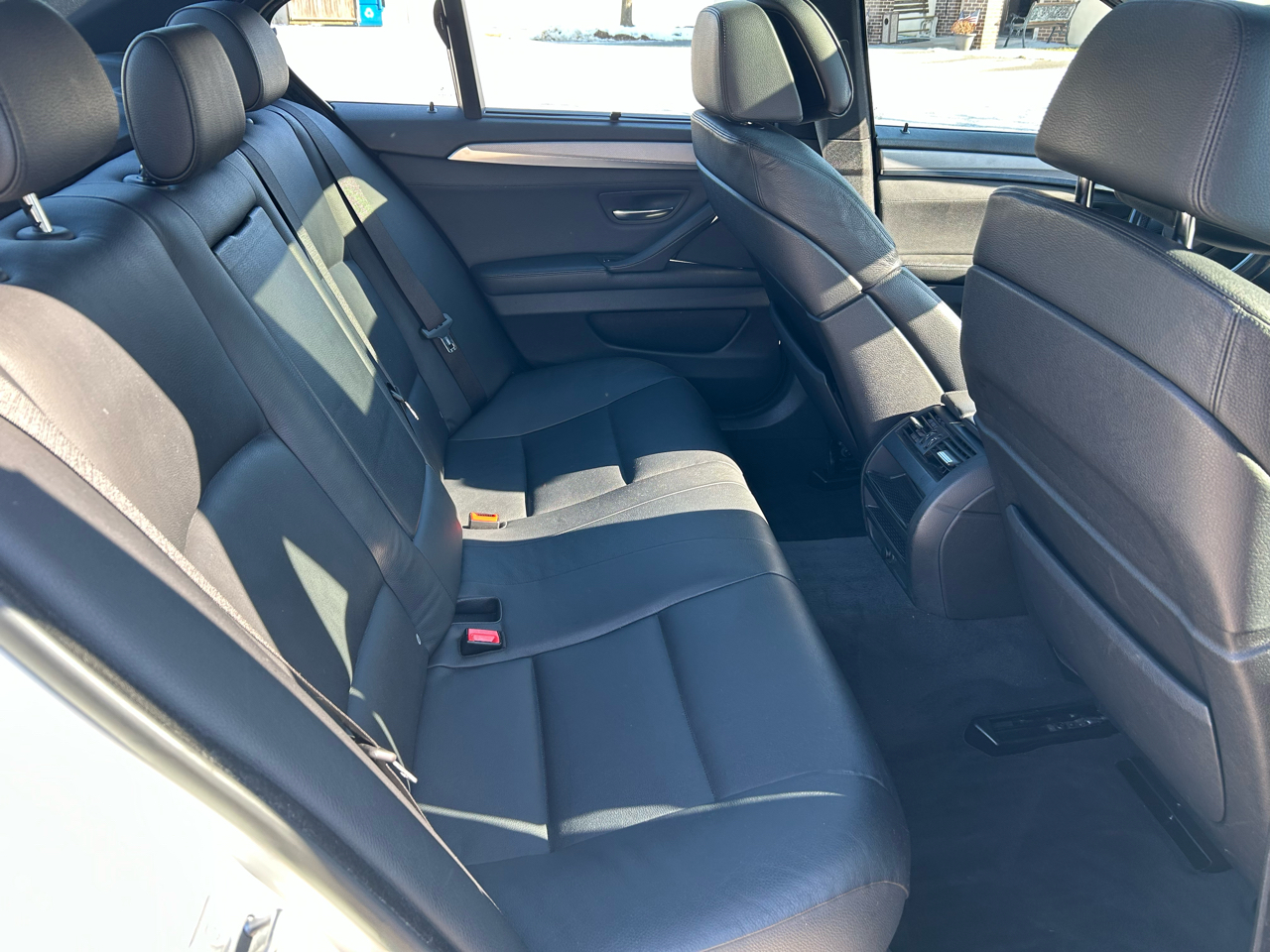 BMW 5-Series 535xi 2011