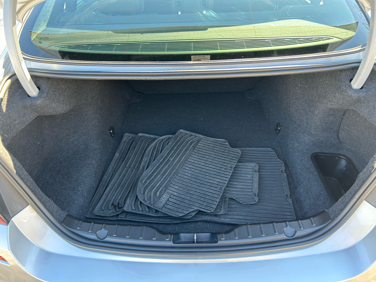 BMW 5-Series 535xi 2011