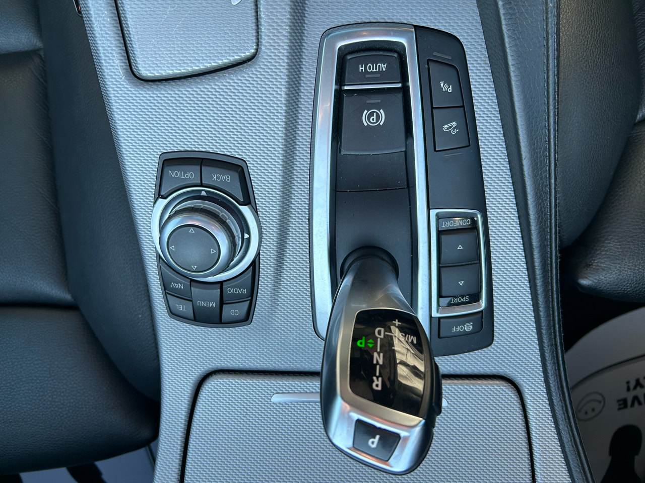 BMW 5-Series 535xi 2011