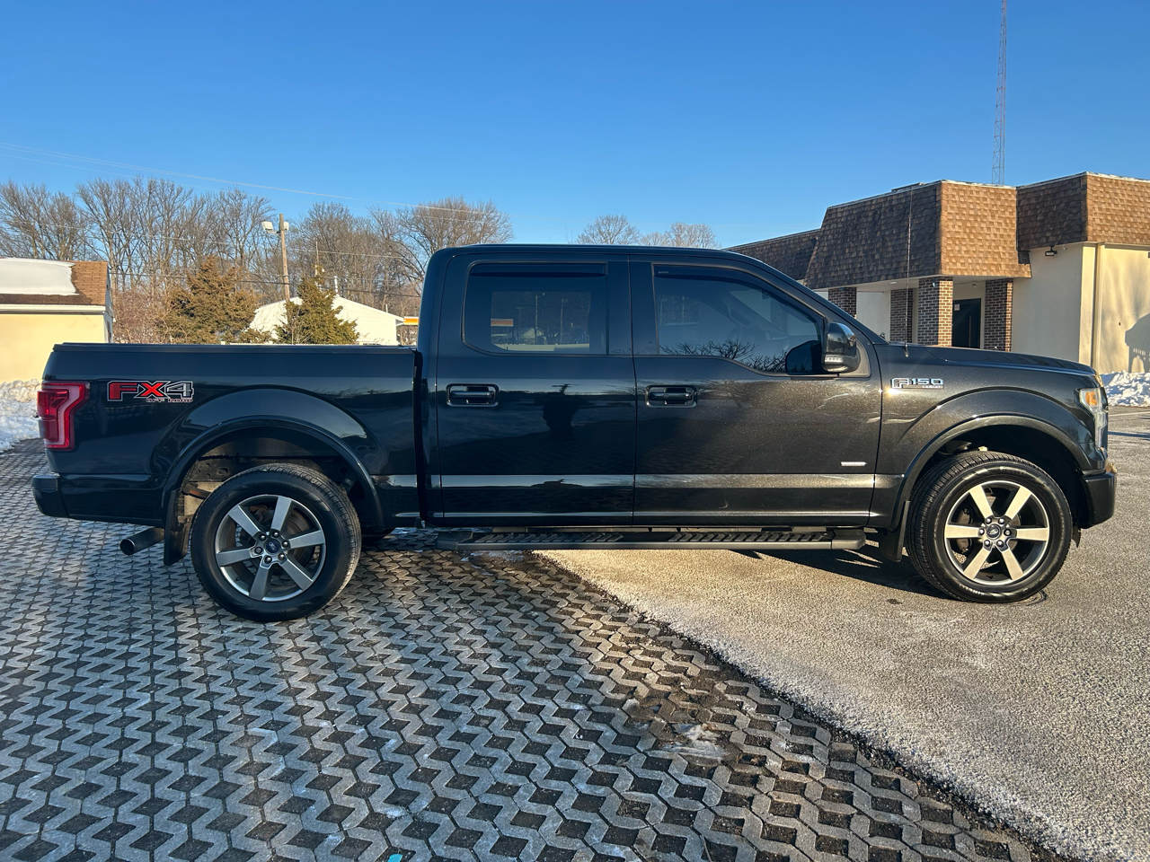 Ford F-150 Lariat SuperCrew 5.5-ft. Bed 4WD 2015