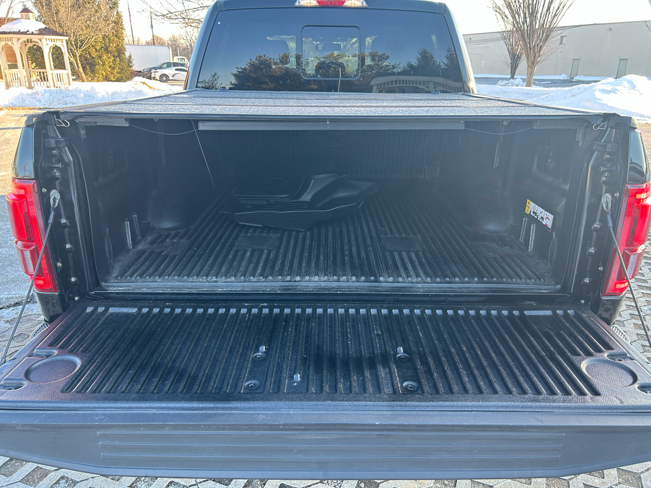 Ford F-150 Lariat SuperCrew 5.5-ft. Bed 4WD 2015