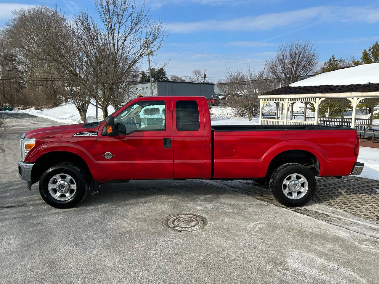Ford F-350 SD XLT SuperCab Long Bed 4WD 2015