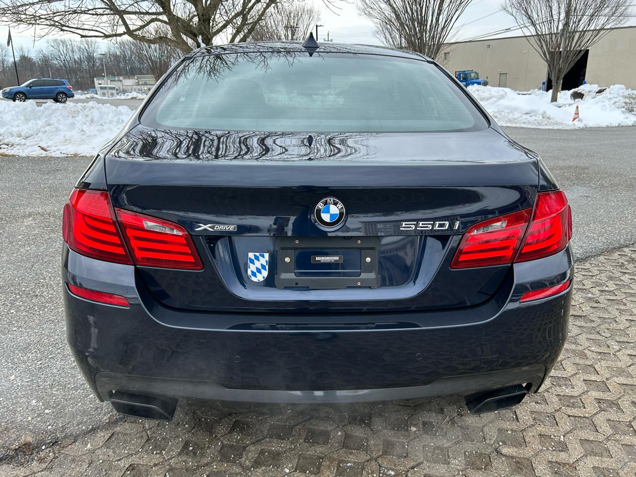 BMW 5-Series 550i xDrive 2013