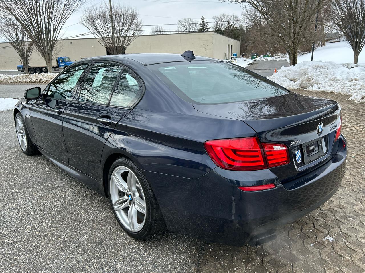 BMW 5-Series 550i xDrive 2013