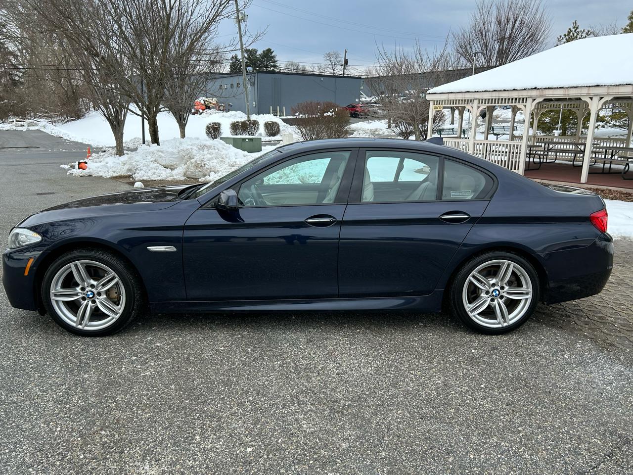 BMW 5-Series 550i xDrive 2013