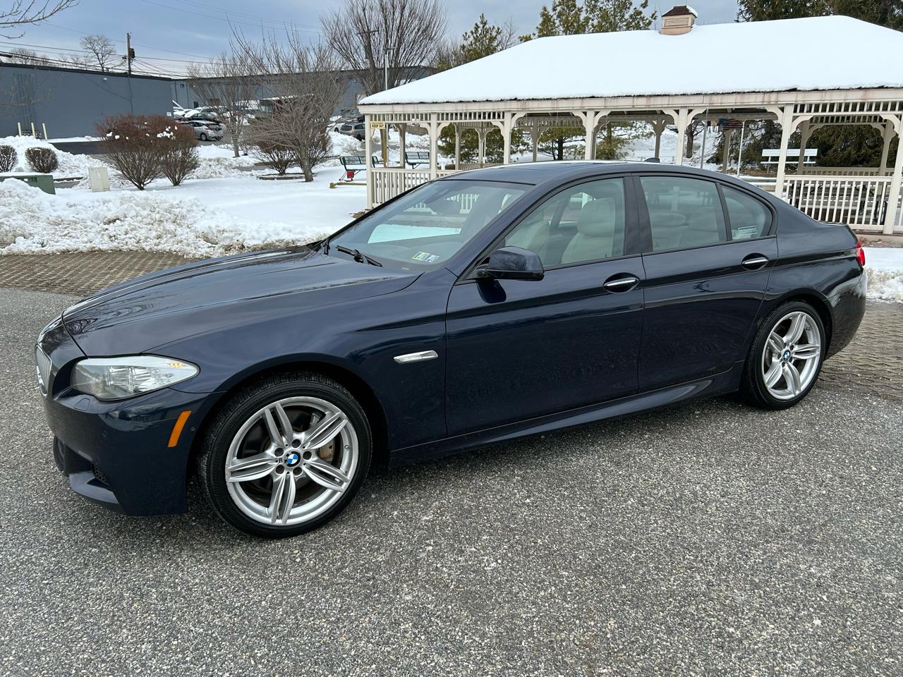 BMW 5-Series 550i xDrive 2013