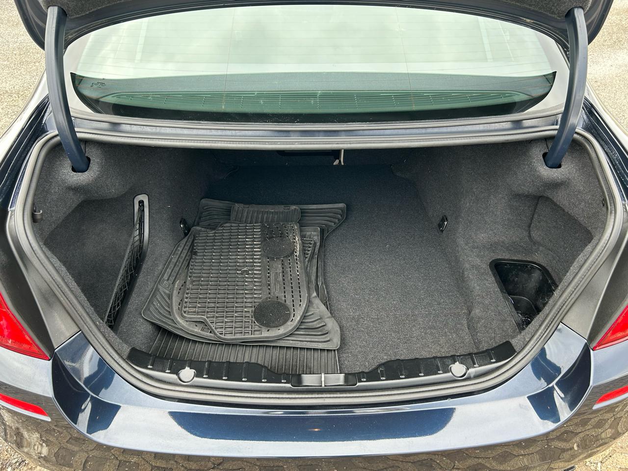 BMW 5-Series 550i xDrive 2013