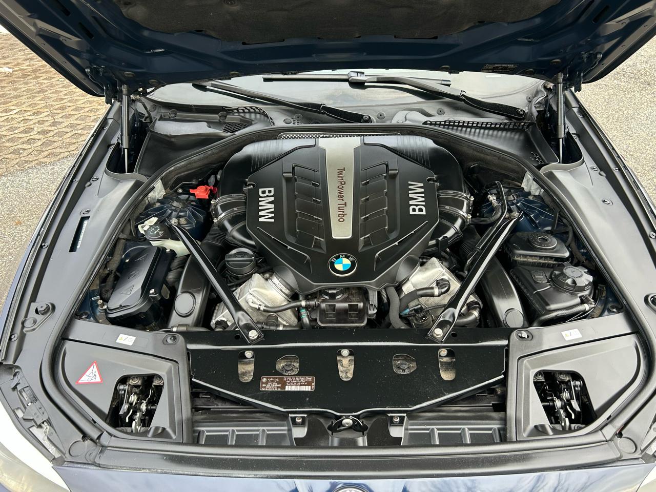 BMW 5-Series 550i xDrive 2013