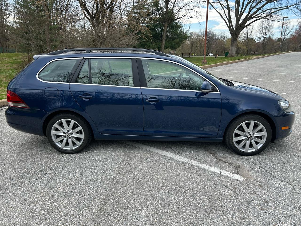 Volkswagen Jetta SportWagen 2.0L TDI 2013