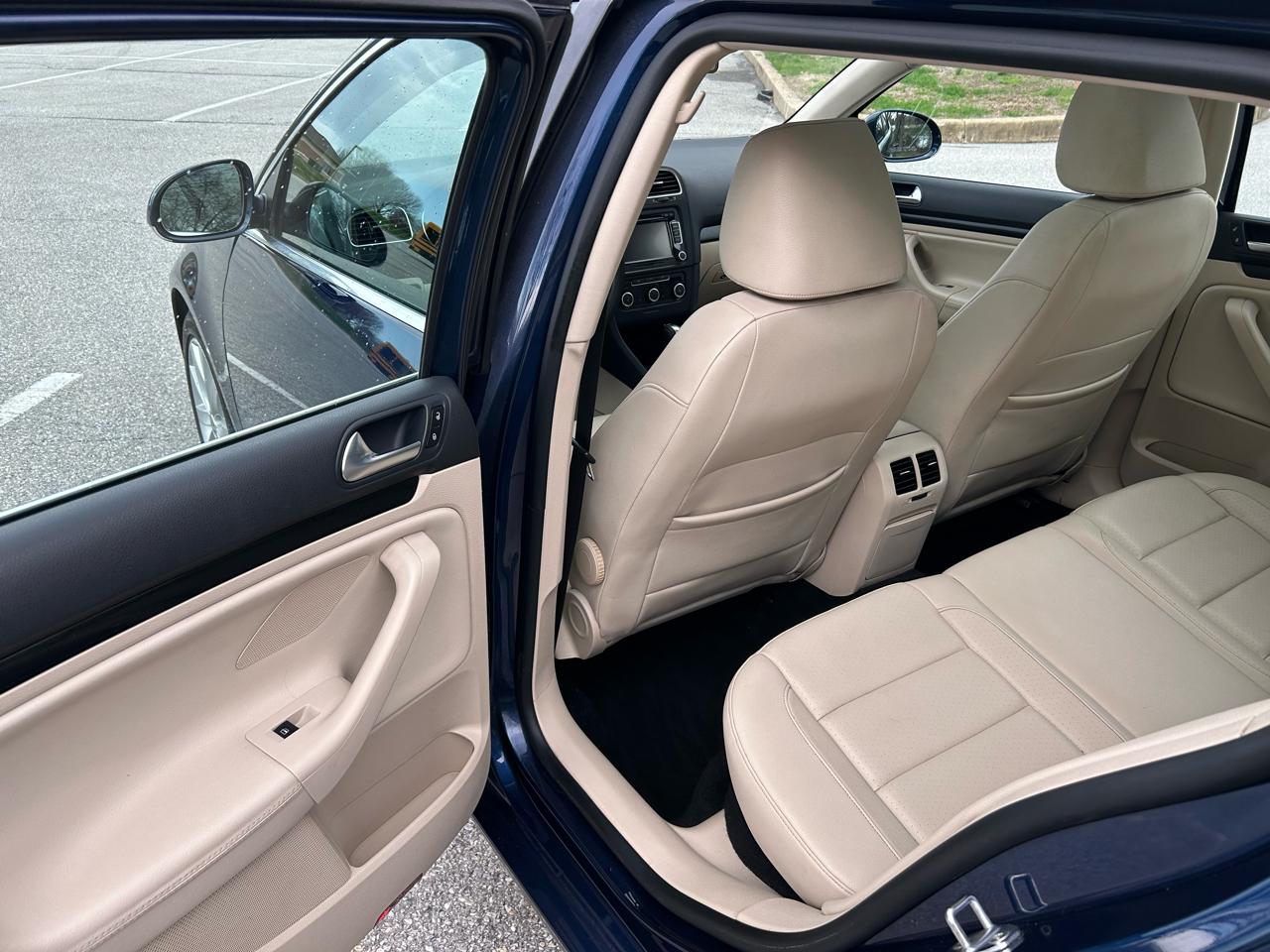 Volkswagen Jetta SportWagen 2.0L TDI 2013