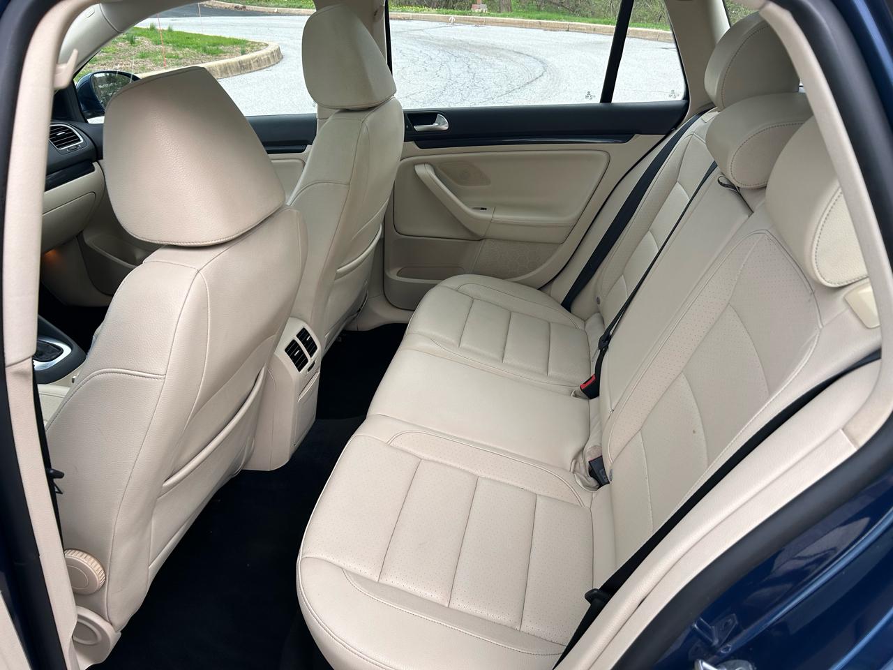 Volkswagen Jetta SportWagen 2.0L TDI 2013