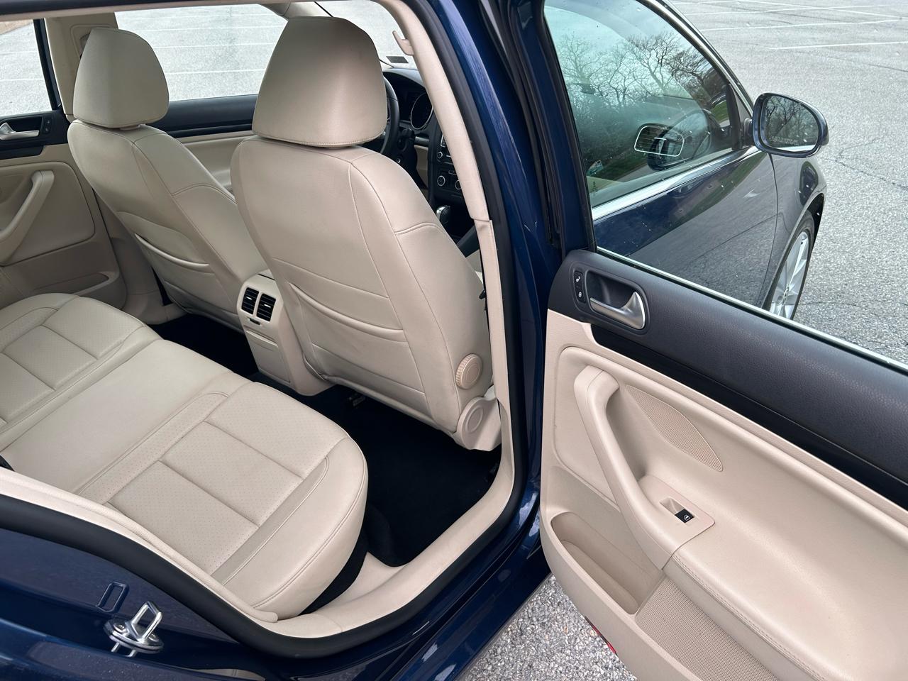 Volkswagen Jetta SportWagen 2.0L TDI 2013