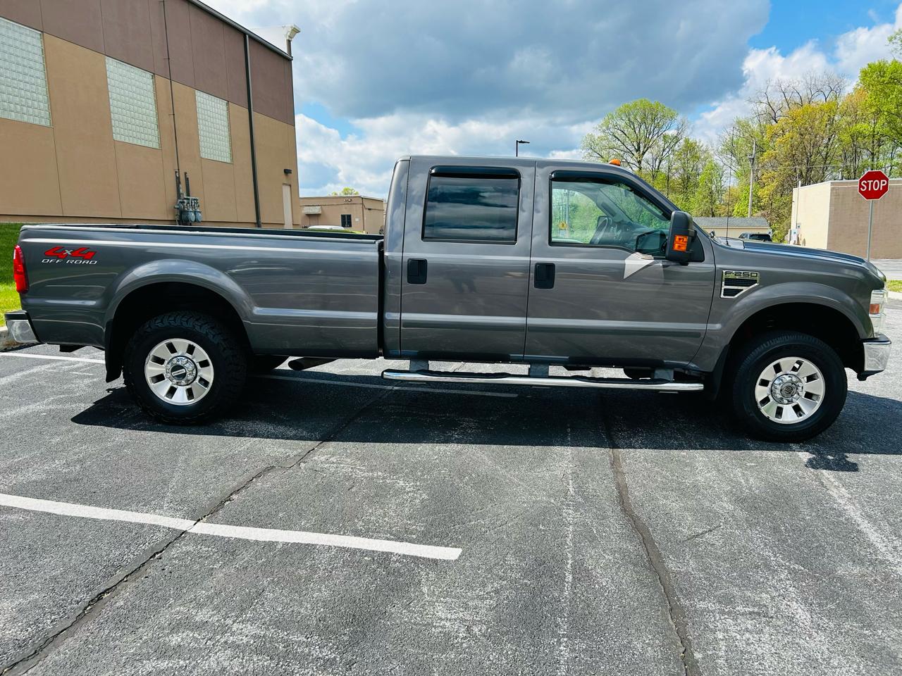 Ford F-250 SD XLT Crew Cab Long Bed 4WD 2008