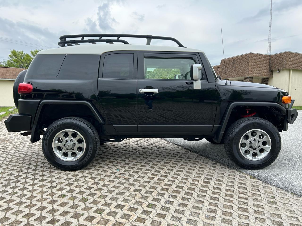 Toyota FJ Cruiser 4WD MT 2013