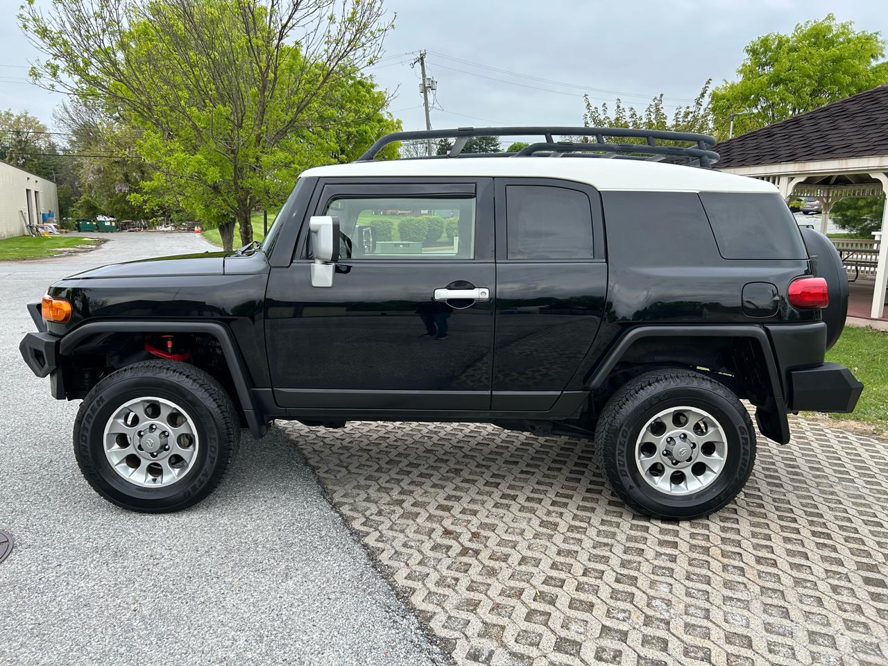 Toyota FJ Cruiser 4WD MT 2013