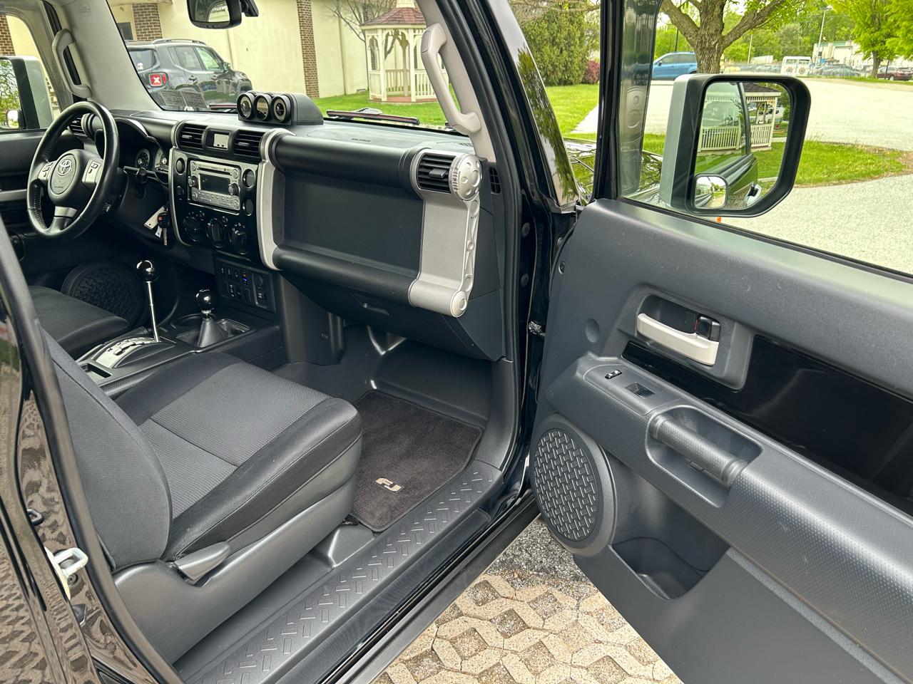 Toyota FJ Cruiser 4WD MT 2013