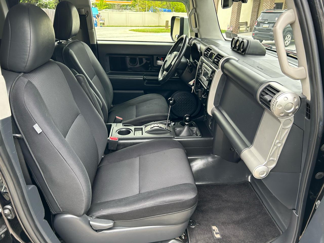 Toyota FJ Cruiser 4WD MT 2013