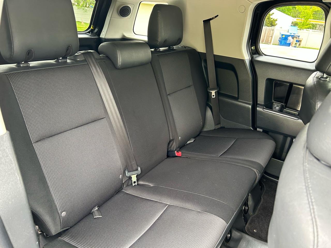 Toyota FJ Cruiser 4WD MT 2013