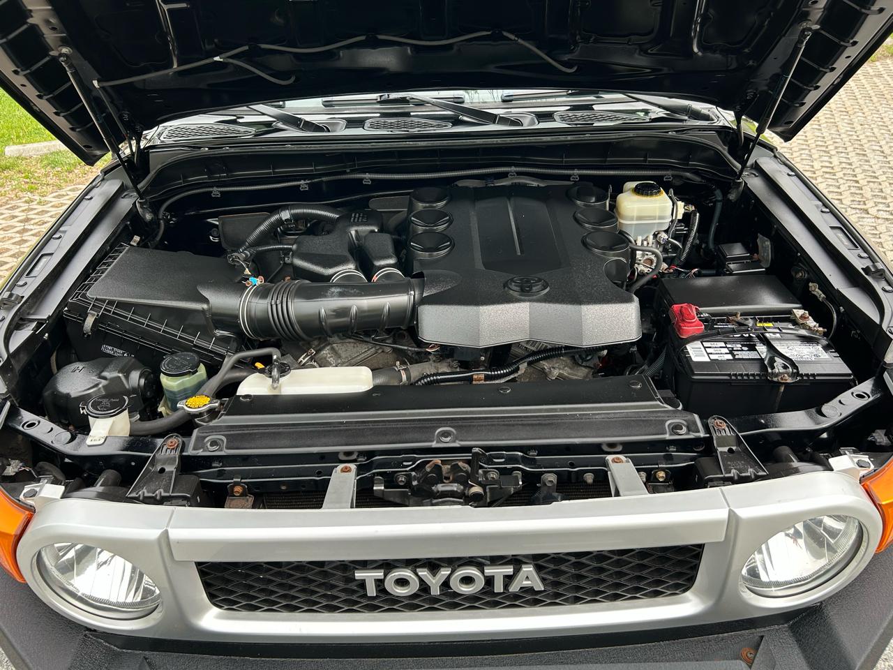 Toyota FJ Cruiser 4WD MT 2013