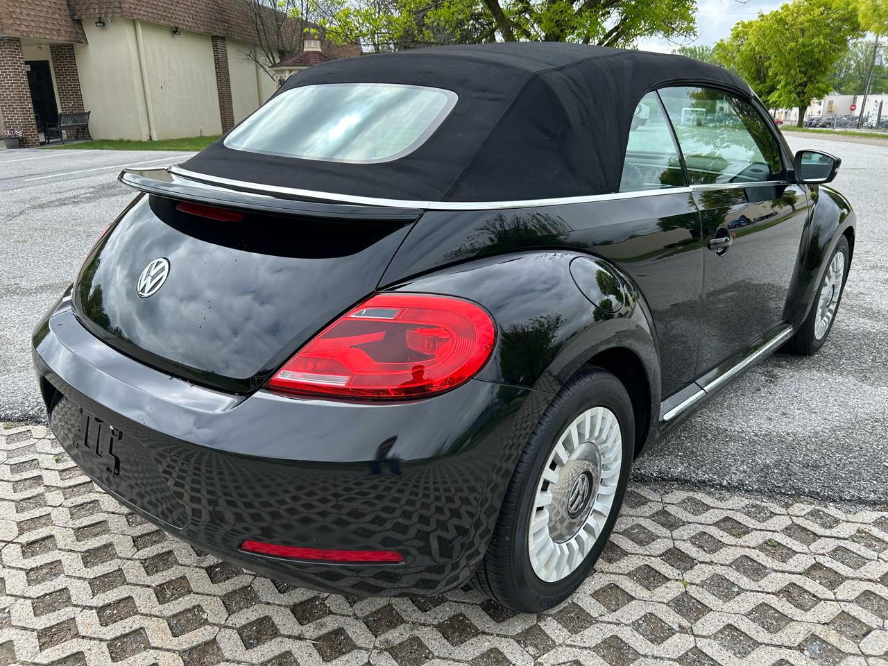 Volkswagen Beetle 2.5L Convertible 2014