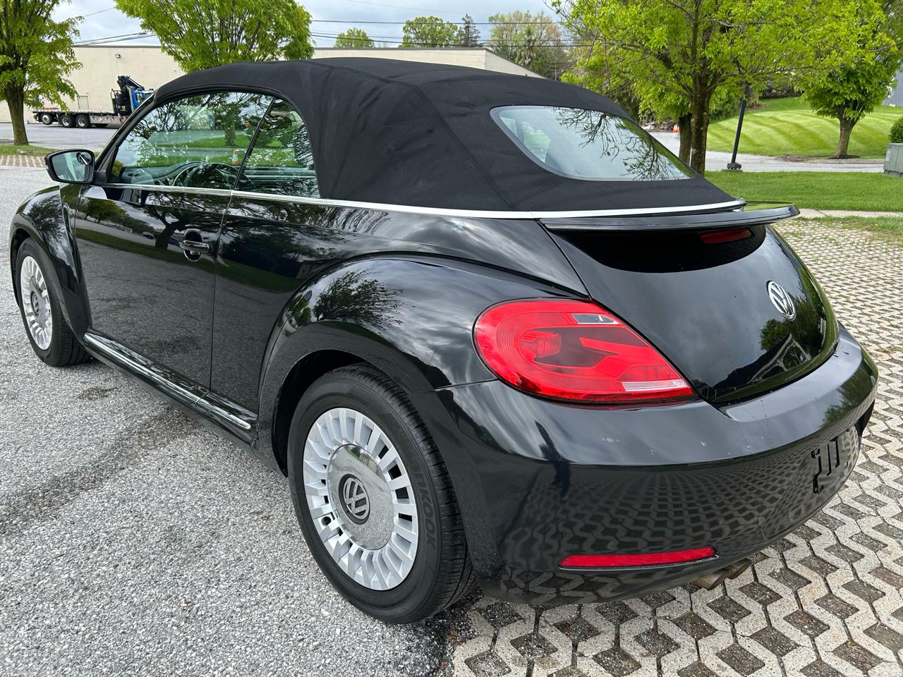 Volkswagen Beetle 2.5L Convertible 2014